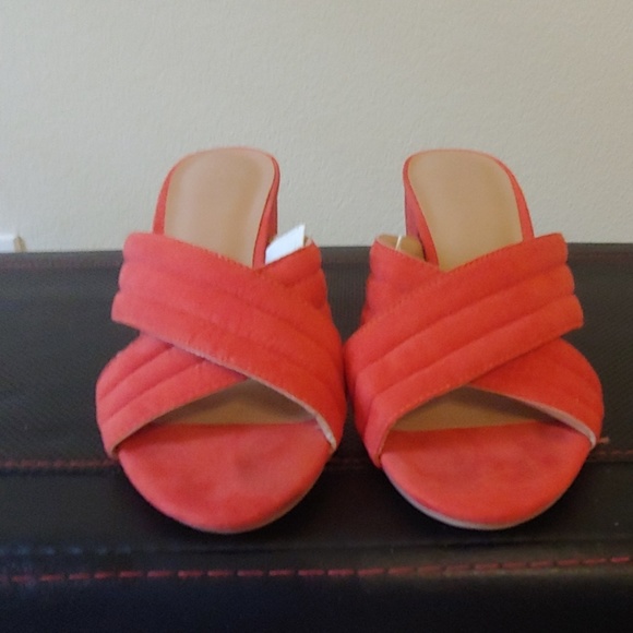 Sandals - Picture 1 of 3